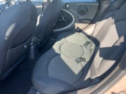 
										2011 BMW Mini Crossover full									