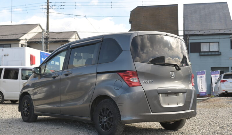 
								2009 Honda Freed Gray full									