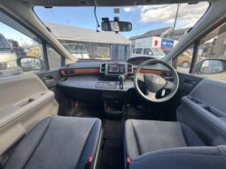 
										2009 Honda Freed Gray full									