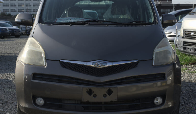 
								2006 Toyota Ractis full									