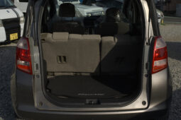 
										2006 Toyota Ractis full									