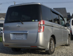 
										2010 Honda StepWgn full									