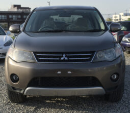 
										2010 Mitsubishi Outlander full									