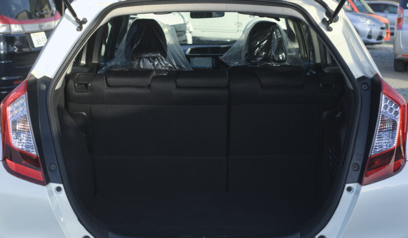 
								2014 Honda Fit Hybrid full									