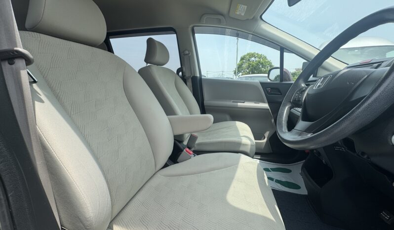
								2009 Honda Freed full									