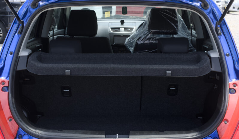
								2011 Suzuki Swift full									