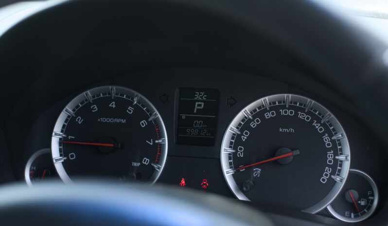 
								2011 Suzuki Swift full									