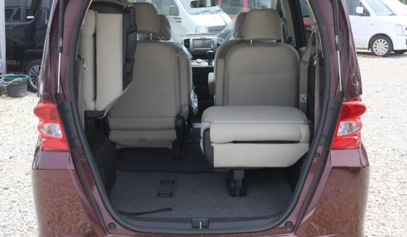 
								2009 Honda Freed full									