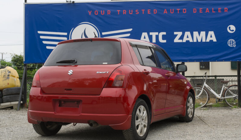 
								2005 Suzuki Swift full									