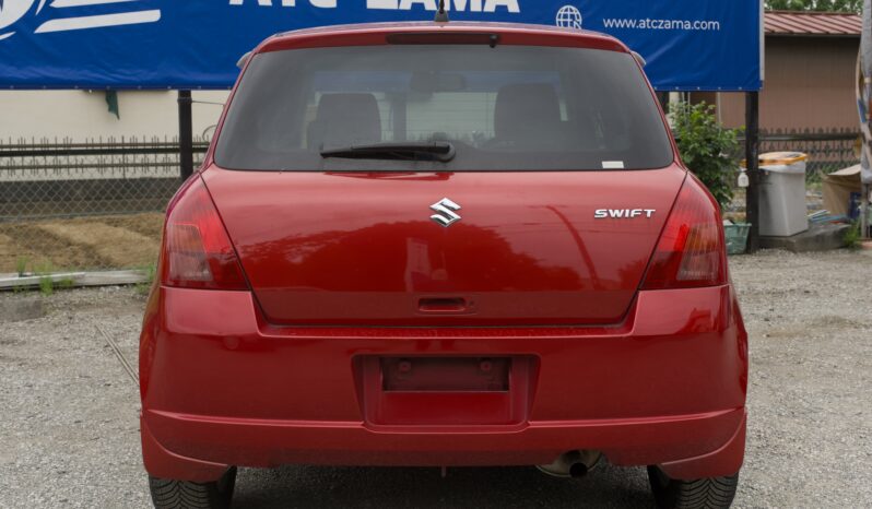 
								2005 Suzuki Swift full									