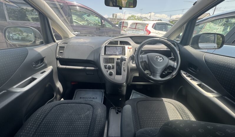 
								2008 Toyota Ractis full									