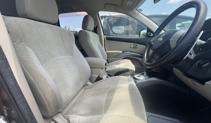 
								2010 Mitsubishi Outlander full									