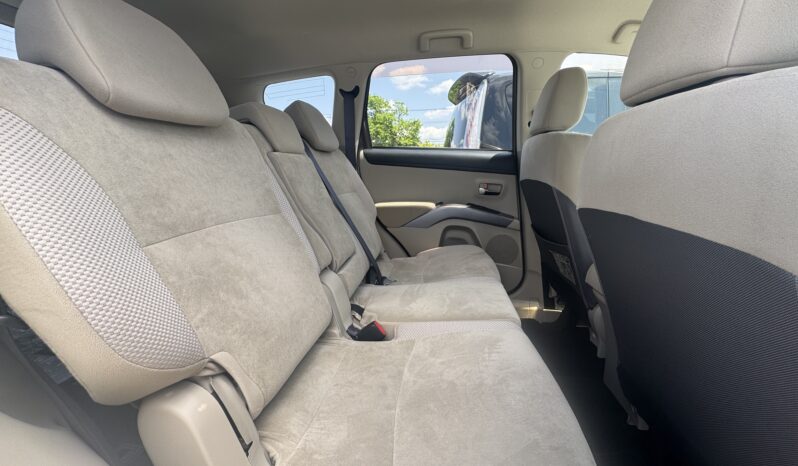 
								2010 Mitsubishi Outlander full									