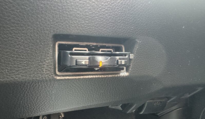 
								2011 Suzuki Swift full									