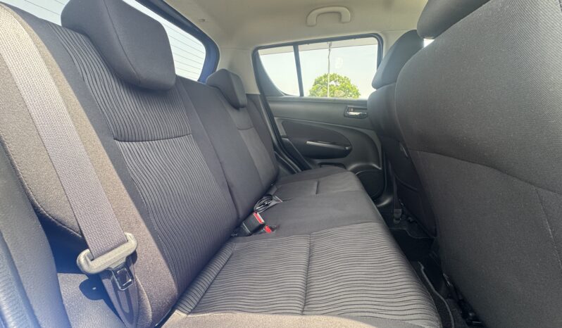 
								2011 Suzuki Swift full									