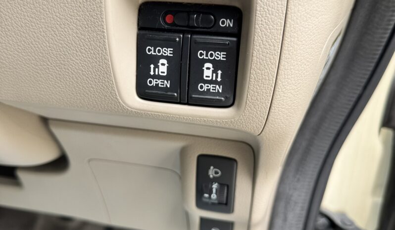 
								2013 Honda N-Box full									