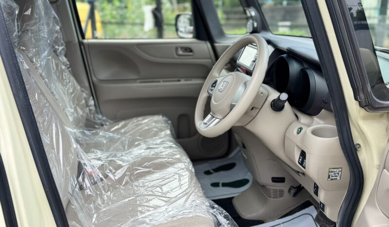 
								2013 Honda N-Box full									