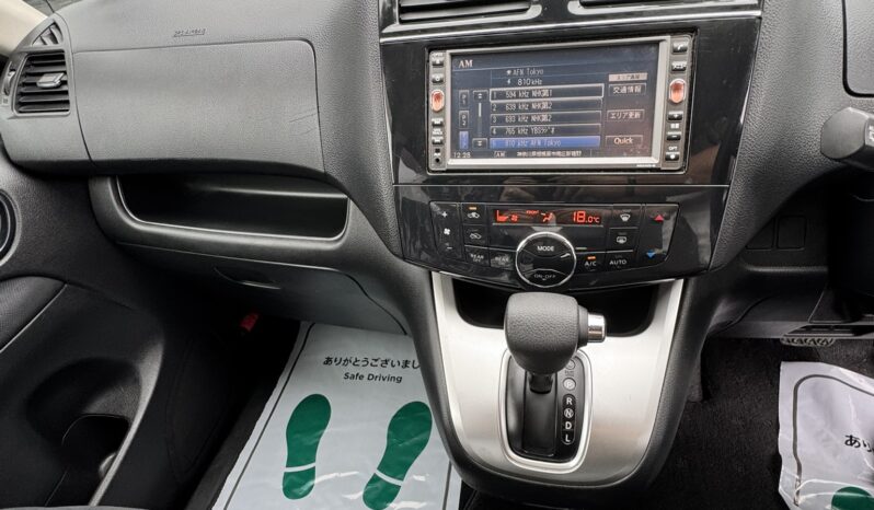 
								2011 Nissan Serena full									