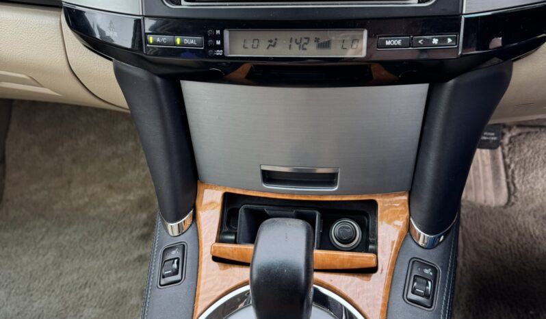 
								2005 Toyota Mark X full									