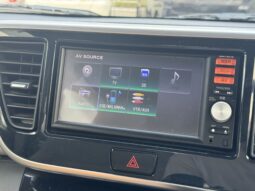 
										2014 Nissan Roox full									