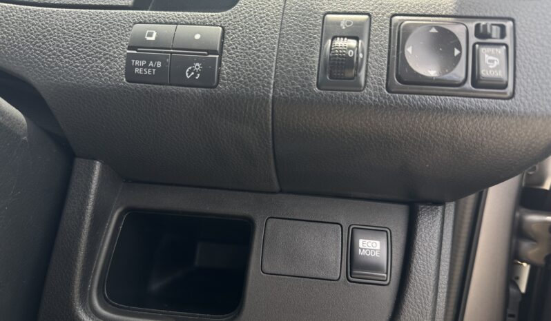 
								2011 Nissan Serena full									