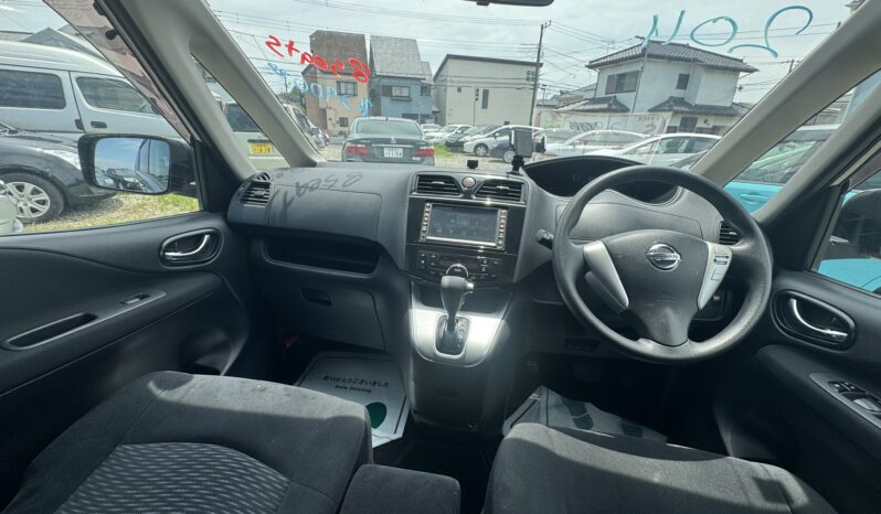 
								2011 Nissan Serena full									