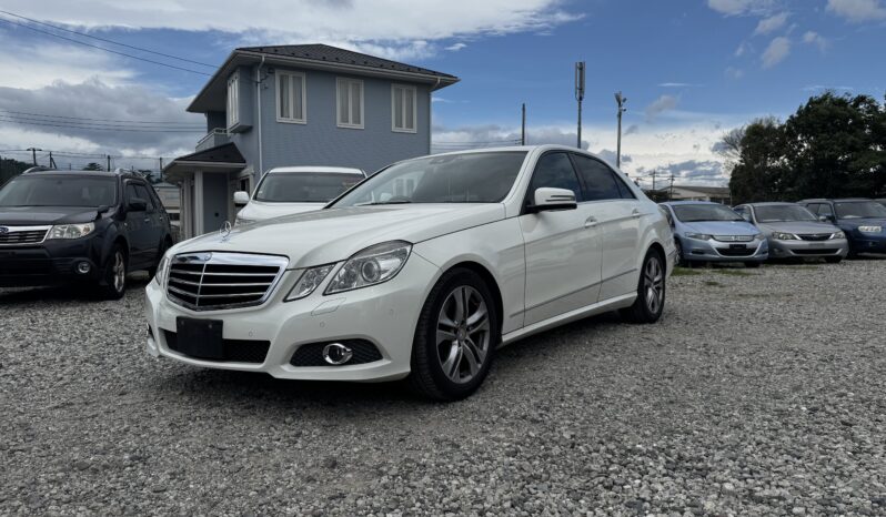 
								2009 Mercedes-Benz E300 full									