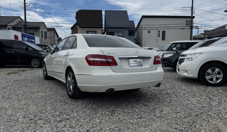
								2009 Mercedes-Benz E300 full									