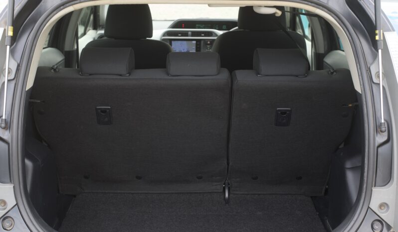 
								2012 Toyota Aqua full									
