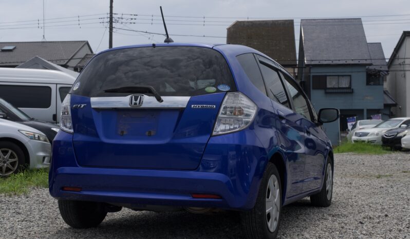 
								2011 Fit Hybrid full									