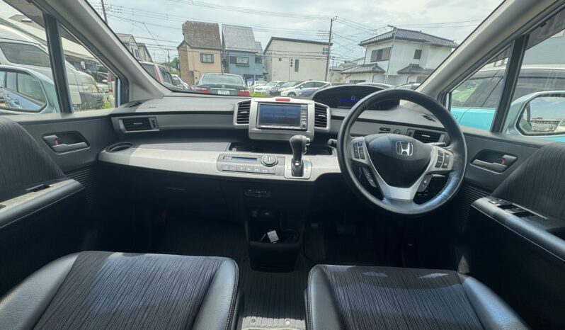 
								2012 Freed Hybrid full									