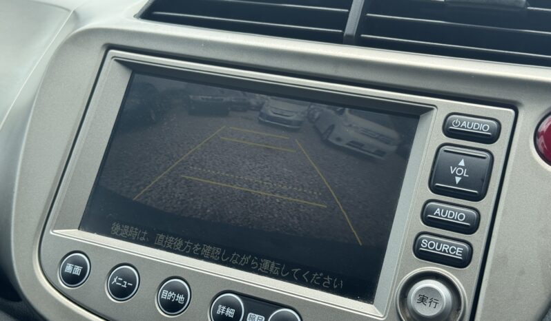 
								2011 Fit Hybrid full									