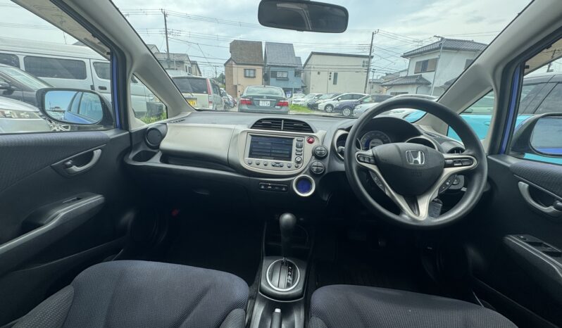 
								2011 Fit Hybrid full									