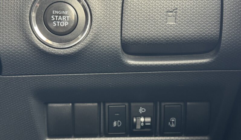 
								2011 Suzuki Solio full									
