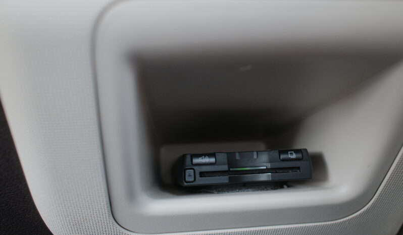 
								2013 Toyota Spade full									