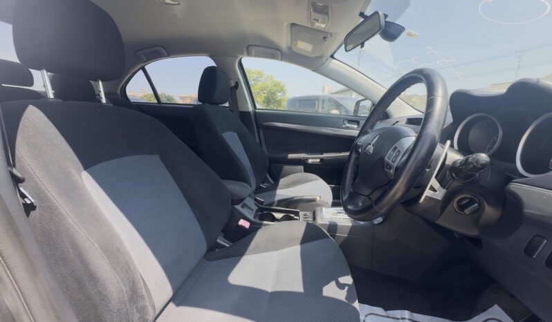 
								2010 Mitsubishi Galant full									