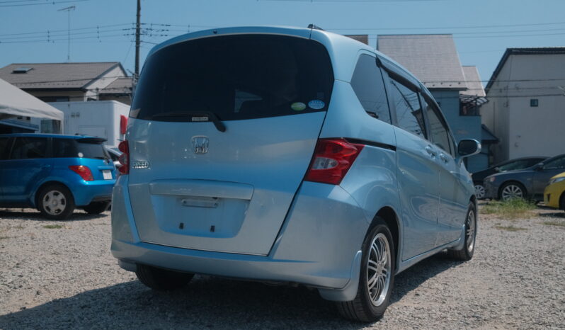 
								2008 Honda Freed full									