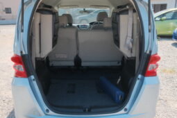
										2008 Honda Freed full									