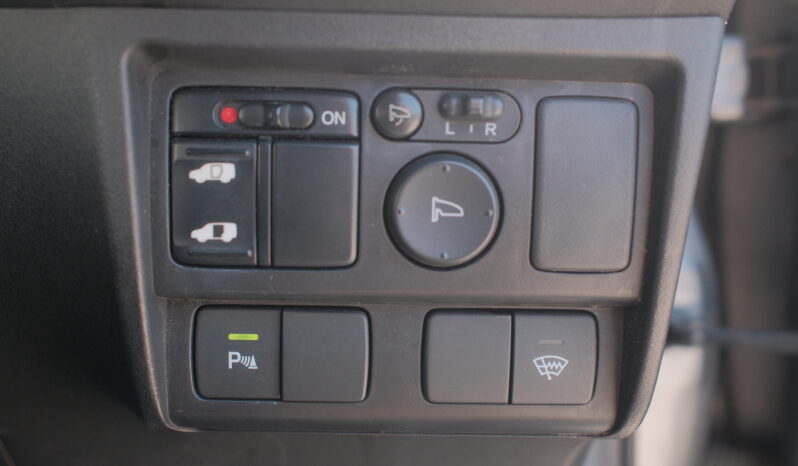 
								2010 Honda Freed full									