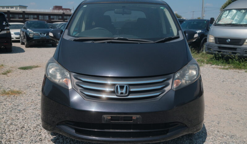 
								2010 Honda Freed full									