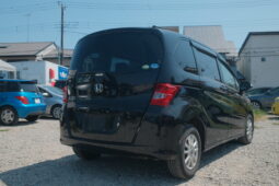 
										2010 Honda Freed full									