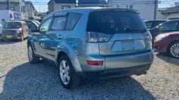 
Mitsubishi Outlander 2006 full									