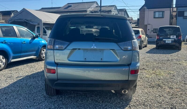 
Mitsubishi Outlander 2006 full									
