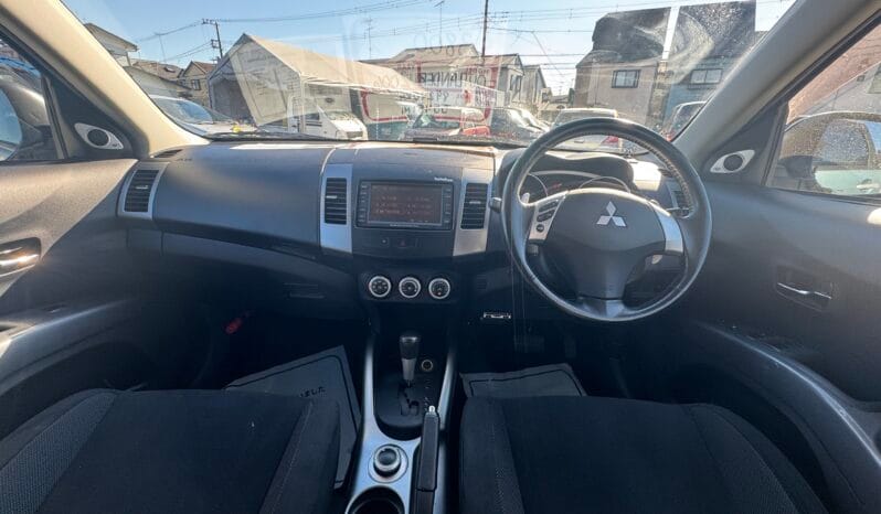 
Mitsubishi Outlander 2006 full									