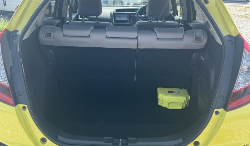 
								2014 Honda Fit Hybrid full									