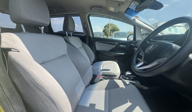 
								2014 Honda Fit Hybrid full									
