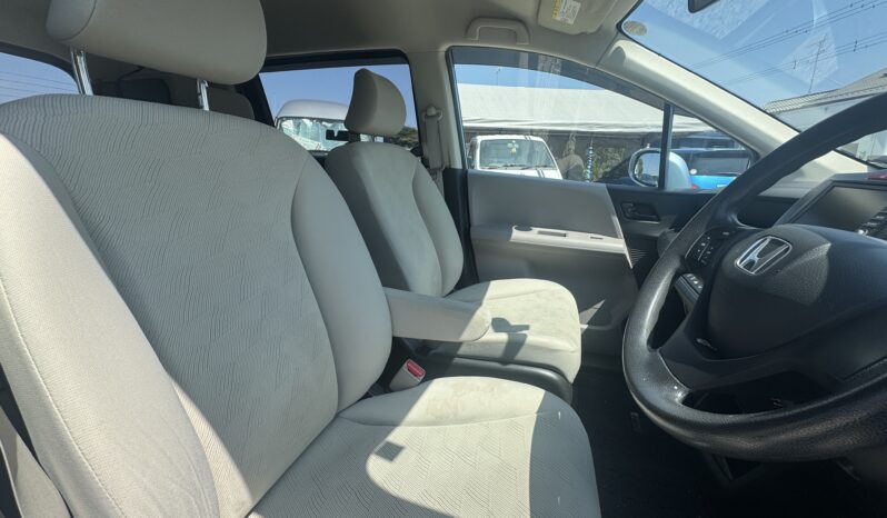 
								2008 Honda Freed full									