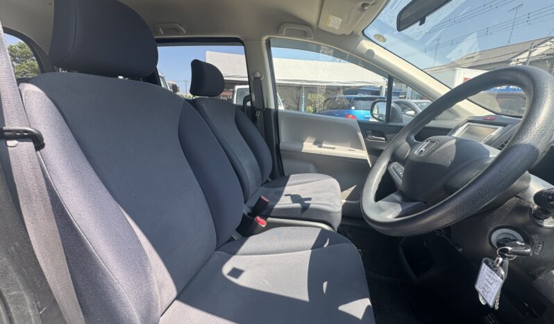 
								2010 Honda Freed full									
