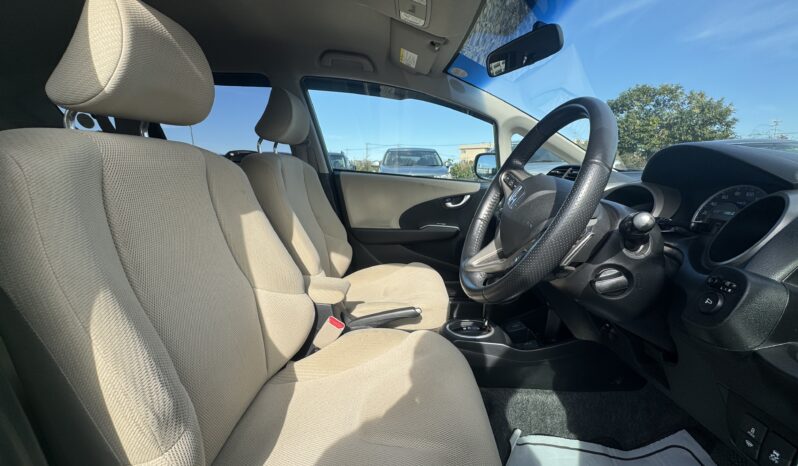 
								2011 Honda Fit Hybrid full									