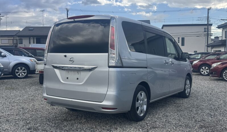
								2010 Nissan Serena full									